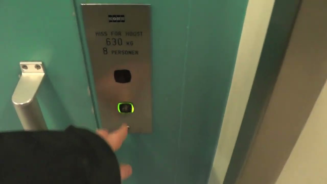 Stockholm, SWE: 1992 KONE M Hydraulic Elevator at Peter Myndes Backe 18