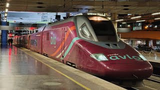 Alta Velocidad Española AVE : Tren Renfe Avlo 112 doble + pitada saliendo de Madrid Puerta de Atocha