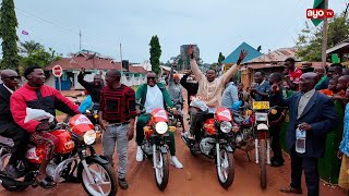 MBUNGE BABA LEVO AANZA KUGAWA PIKIPIKI MPYA KWA VIJANA KILA KIJIWE