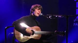 Video thumbnail of "Jake Bugg - Waiting - Solo acoustic at Alhambra Paris - October 25, 2017"