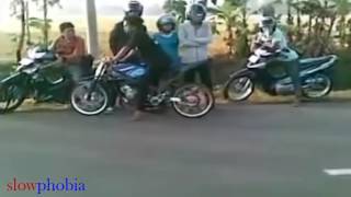 Heboh, Balap Liar Taruhan Cewek Ninja Vs Ninja