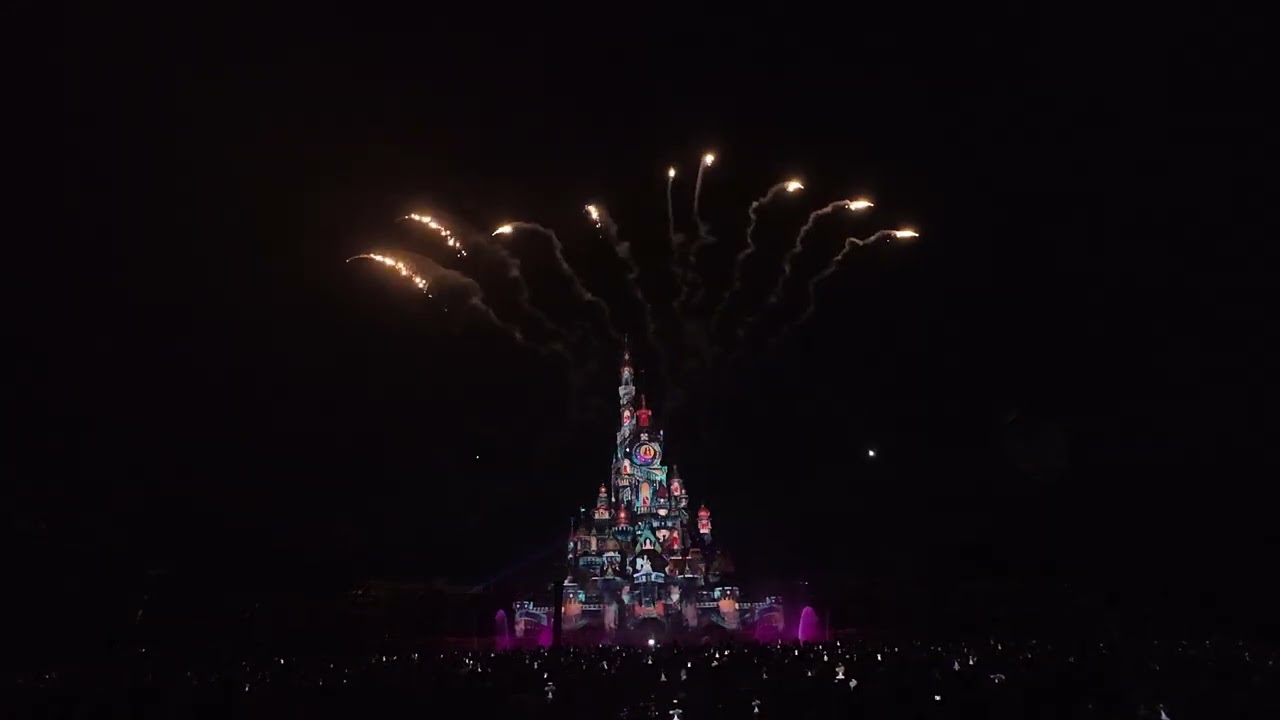 HK Disneyland — Momentous 2025