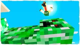 ¡CAIGO EN UN CREEPER GIGANTE DE MINECRAFT!