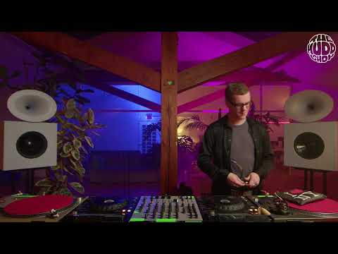 Byron Yeates Themuddshow