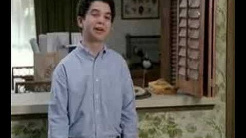 Freaks and Geeks - Neal distracts Lindsay (ep 2)