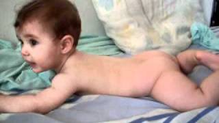 Antonio Com 6 Meses Tentando Engatinhar Pelado