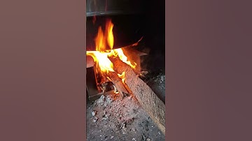 Mấy ai còn nhớ cảnh này. ngồi bên bếp củi nghe bà hát ru #binhduong