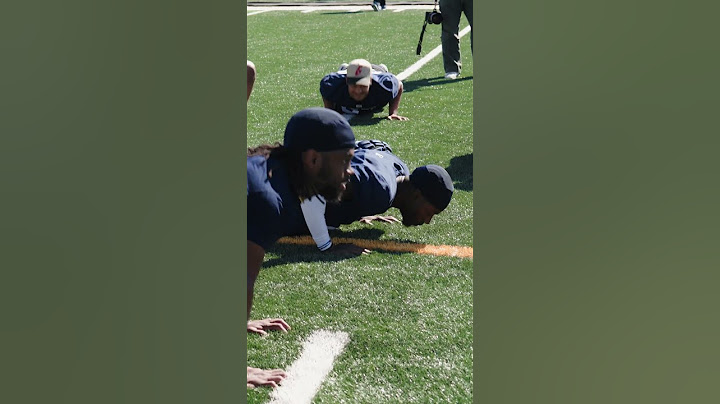 DB's hold each other accountable 🤣 Toronto Argos' players do pushups after practice in Guelph