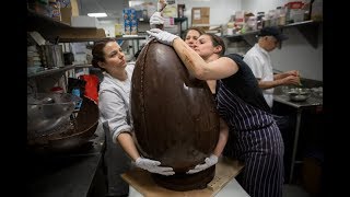 The biggest chocolate cake in world that you never see before