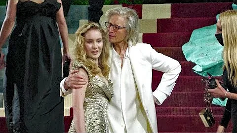 Photographer Annie Leibovitz with daughter Samuelle at Met Gala 2022