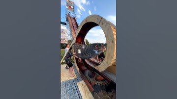 Wow! Man bouwt glijbaan met looping in achtertuin
