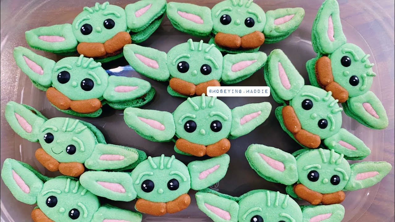 Star Wars Mandalorian’s Baby Yoda aka Grogu Copycat Macarons Maddie