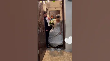 احلى عريس واحلى عروسه ربنا يا رب يسعدهم يا حياة قلبي مبروك 