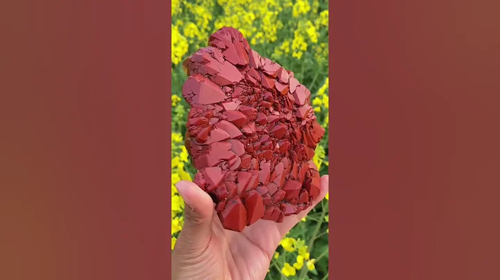 Crystal rough stones from different countries #original #stone #crystal #quartz #nature #short #oreo