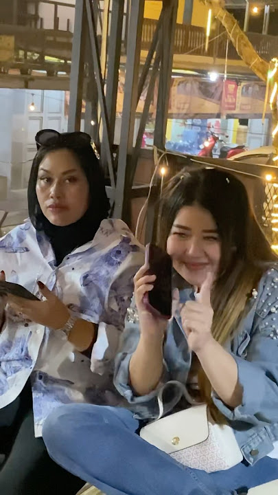 Kerja di belakang layar artis Angkringan Teh Ita