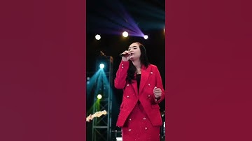 dia gadis berkerudung merah (KEKASIH HALAL - YENI INKA)