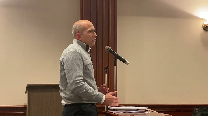 Chatham Township resident Mark Lois speaks up at m...
