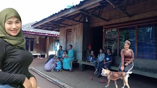 Wow. Ada Kampung Di Tengah Hutan Dimana Tinggalnya Mamah Muda Cantik Anak Satu Di Pedalaman Sukabumi