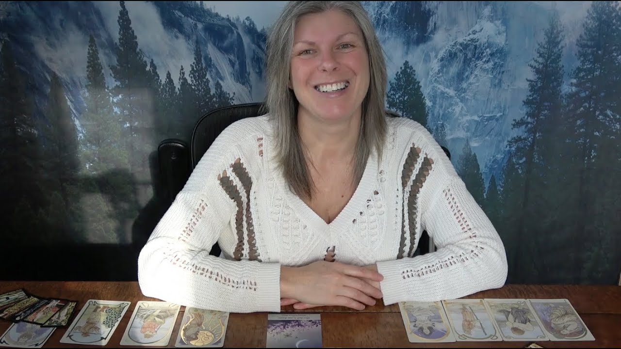 Leo | 2021 Energy Reading | Release & Receive For The Coming Year