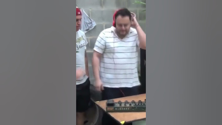 WORST FAKE DJ 😂😂  #dj #memes #shortsvideo #shorts #music #housemusic #techhouse #viral #viralvideo