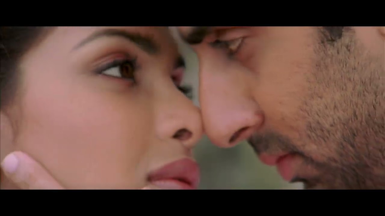 Right Here Right Now | Abhishek Bachchan | Sunidhi Chauhan | Priyanka Chopra | Bluffmaster! (2005)
