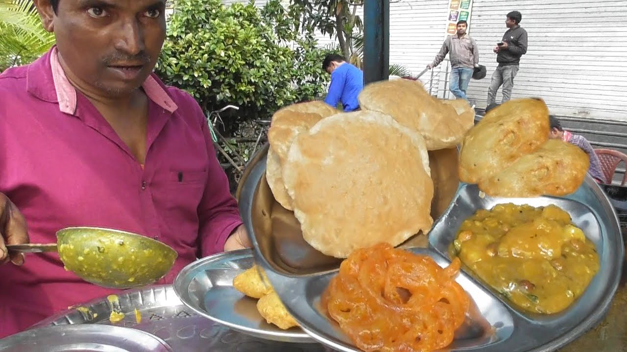 Best Breakfast in Ranchi - Puri - Dhooska & Jilebi @ 6 rs Each - Indian Street Food | Indian Food Loves You