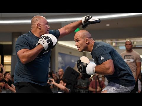 UFC Minneapolis: Junior Cigano - A um nocaute de uma nova disputa de título