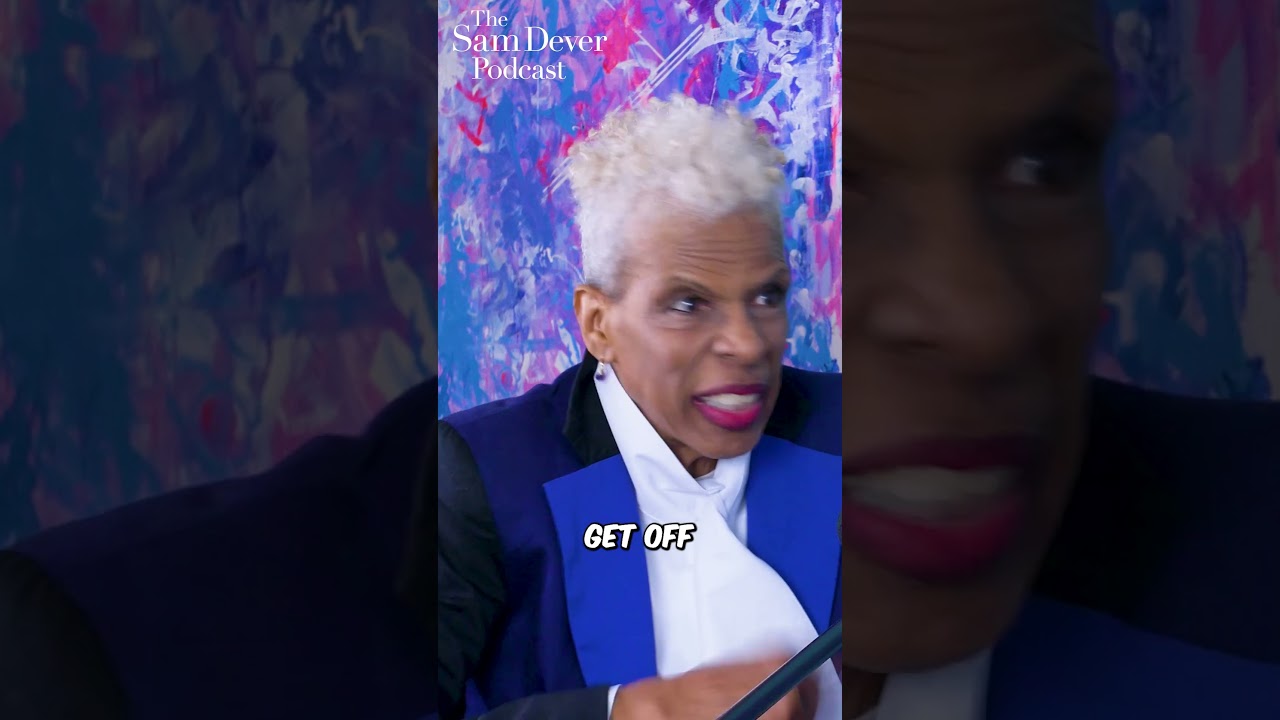 How This Woman Met Maurice White of Earth, Wind and Fire - #shorts How This Woman Met Maurice White of Earth, Wind and Fire - #shorts