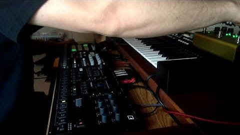 A big dub techno beat w/ the Elektron dark trinity