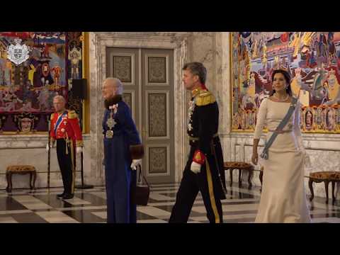 Video: Dronning Letizias Romantiske Look På Cuba