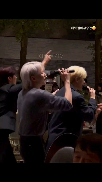 Booseoksoon dancing to 'Reasons of my smile'😁❤ ctto #seventeen #kpopband #seungkwan #hoshi #dokyeom