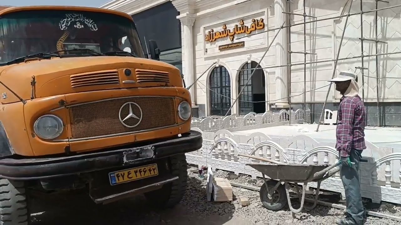 Powerful Progress! Trucks Unloading Sand Non-Stop as the Team Pushes the Project Forward