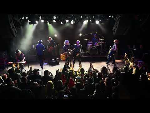Duff McKagan and Jakob Dylan cover David Bowie's Heroes - Live at Paradise Rock Club 11/4/24