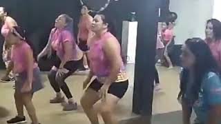 Tudo Ok. Com A Menina De Tranças