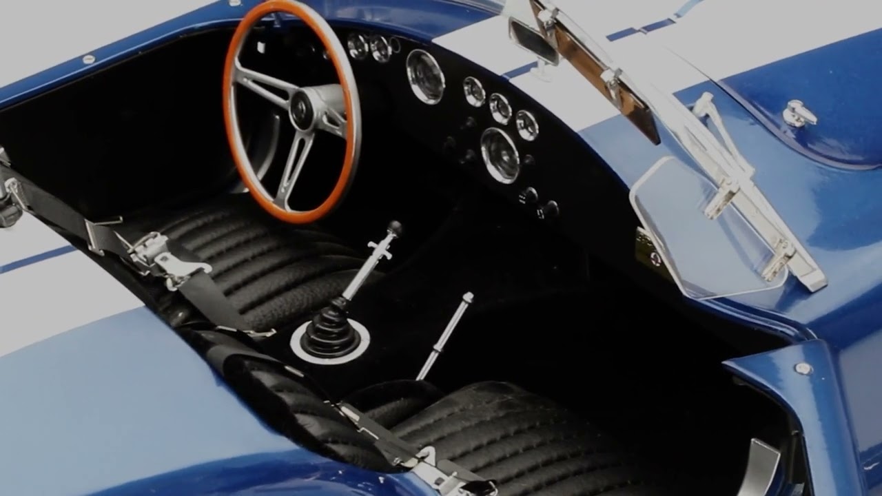 Shelby Cobra 1:8 scale model