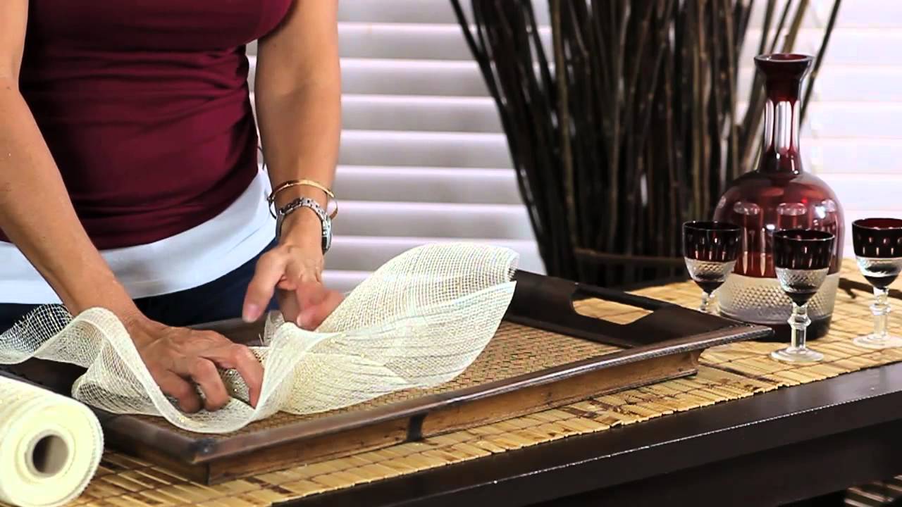 How to Decorate Wooden Craft Trays : Simple Decorating Tips 