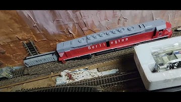 Unboxing RDC BUDD Railcar by Life Like Proto 1000 in HO Scale