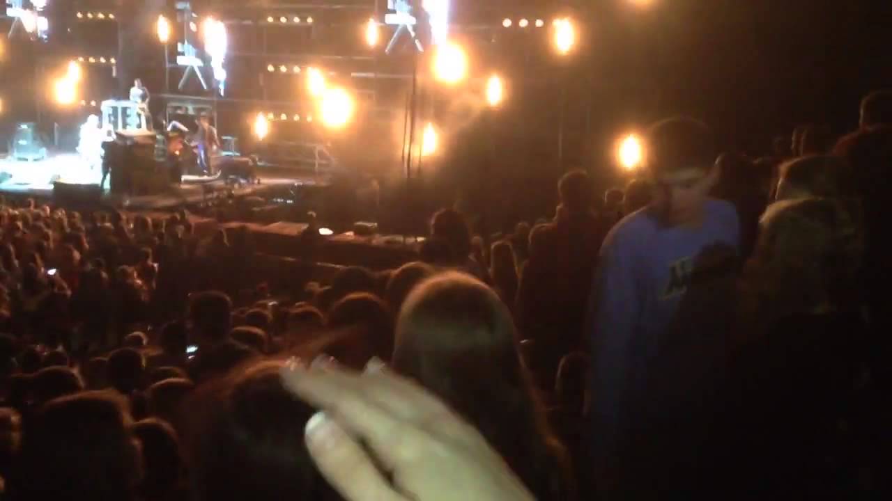 Концерт Макса Коржа 2 ноября 2013. Жить в кайф - YouTube