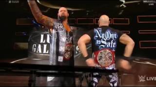 Gallows and Anderson's entrance as Raw tag team champions Resimi