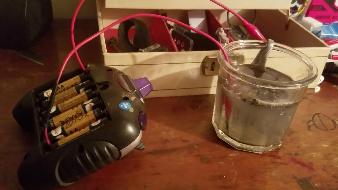Electrolysis for cleaning coins. 1 minute set up YouTube
