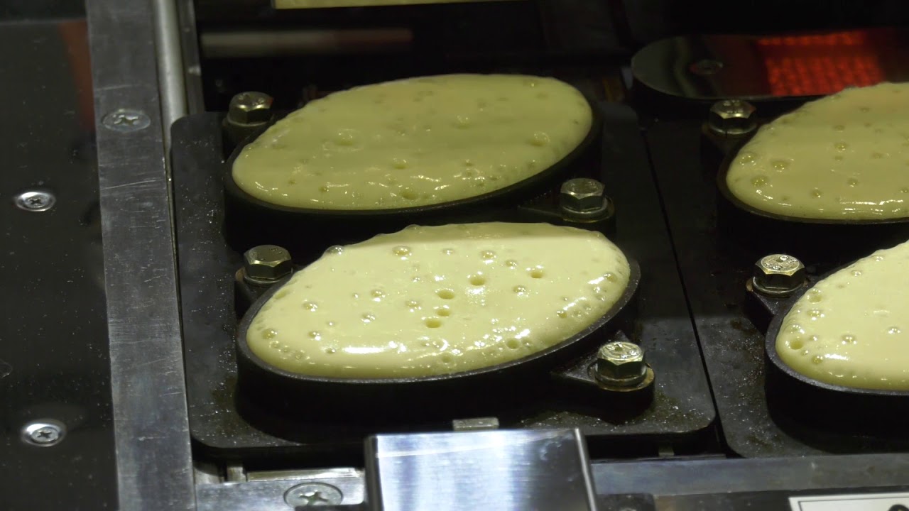 FOOMA JAPAN 2018 /マスダック「小型どら焼き機」1W-01 - YouTube