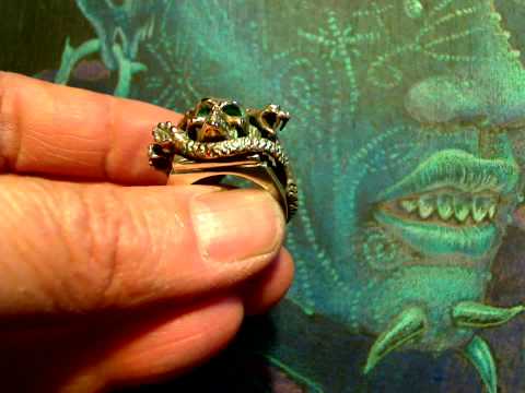 3 Snakes Skull Ring 18 k nugget RXVrings dot com
