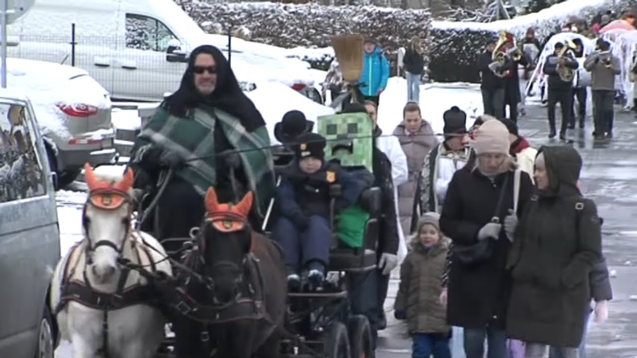 🎭 Masopust Kobeřice: Průvod masek a rekordní slivovice! 🥃 │ #Hlucinsko.TV │ @TelevizeHlucinsko