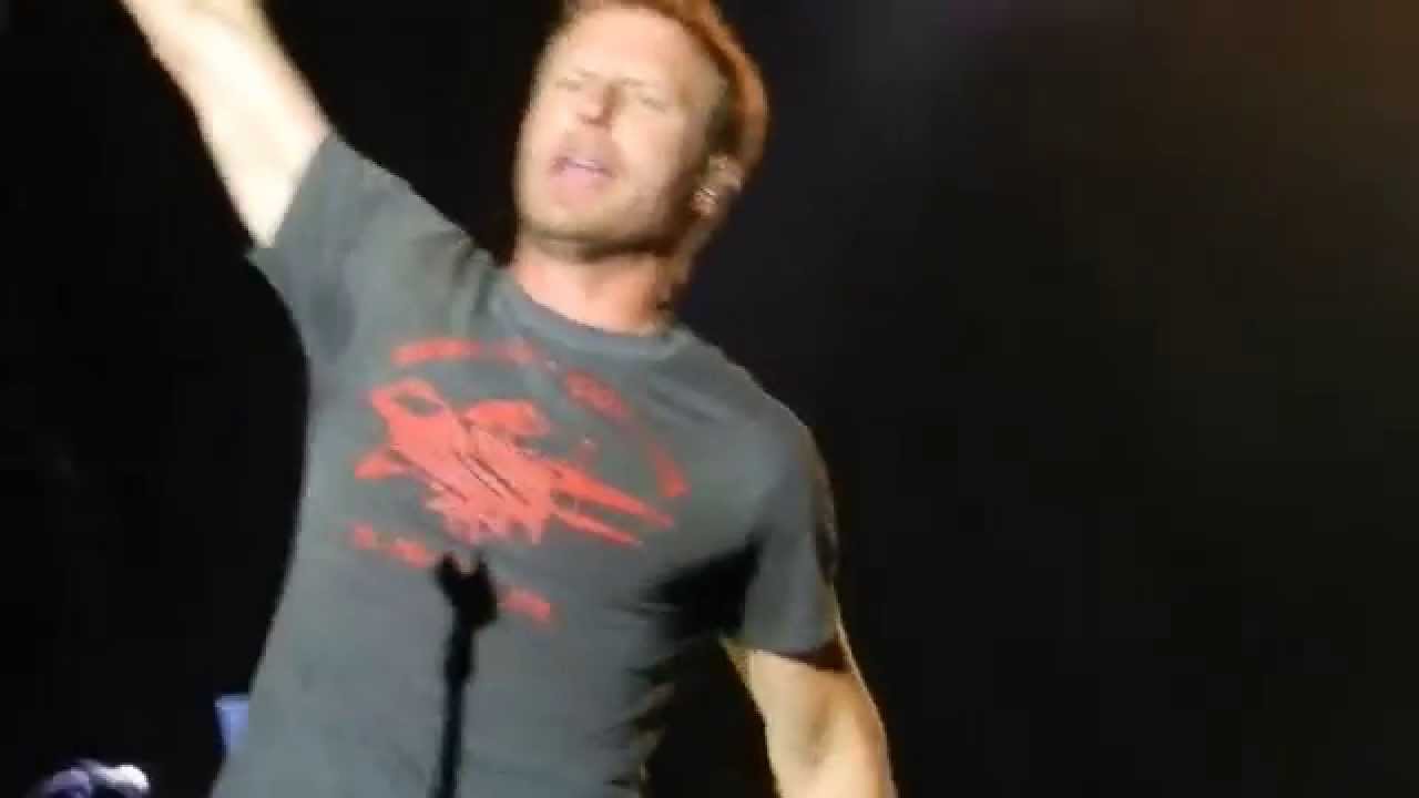Dierks Bentley - Drunk on a Plane at Tree Town Festival ...