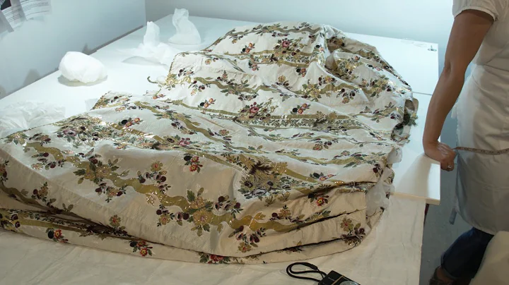 Discovering a court mantua