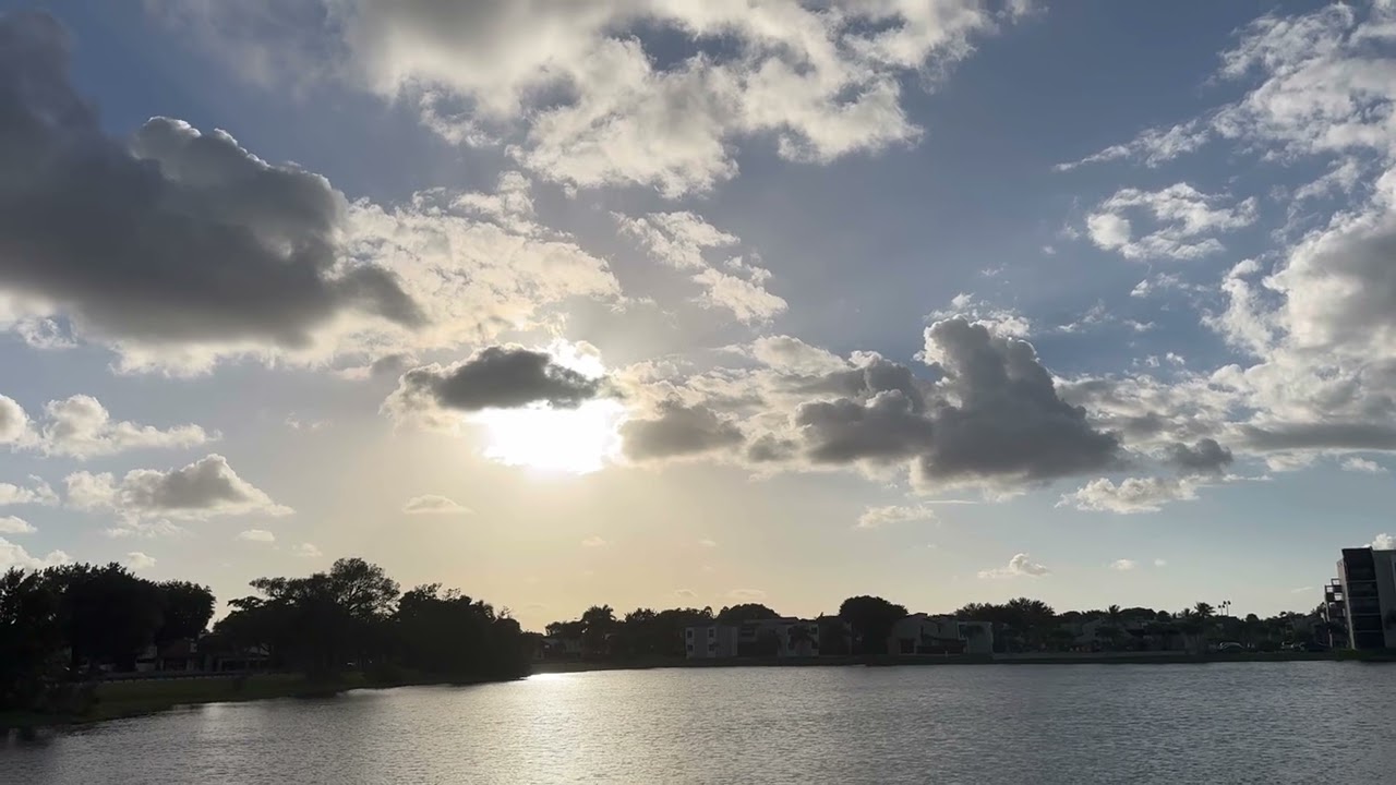 LOOK AT THAT SUNSET BY THE LAKE!