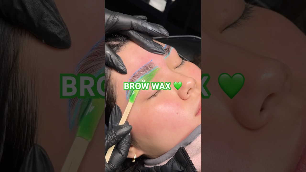 Brow wax & shape 💚 #browwax #browshaping #brows #broweducation