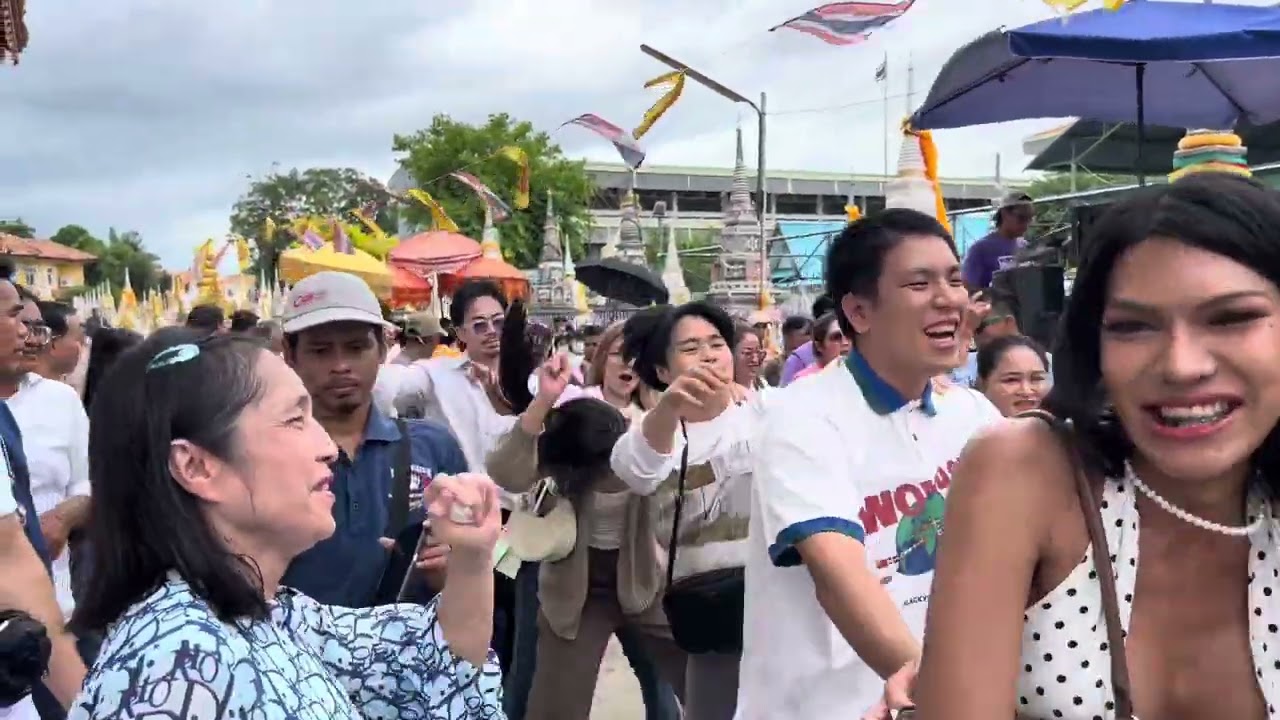 ภาพบรรยากาศงานแห่ นาค เพชร&นาค พอซ์ท