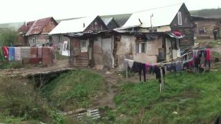 Takto žijú niektorí Rómovia na Slovensku. Špina, chudoba a nelegálne stavby. @GipsyTelevision