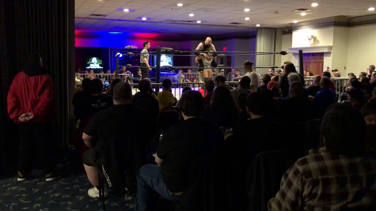 Tomahawk vs King Leon | Top Rope Promotions